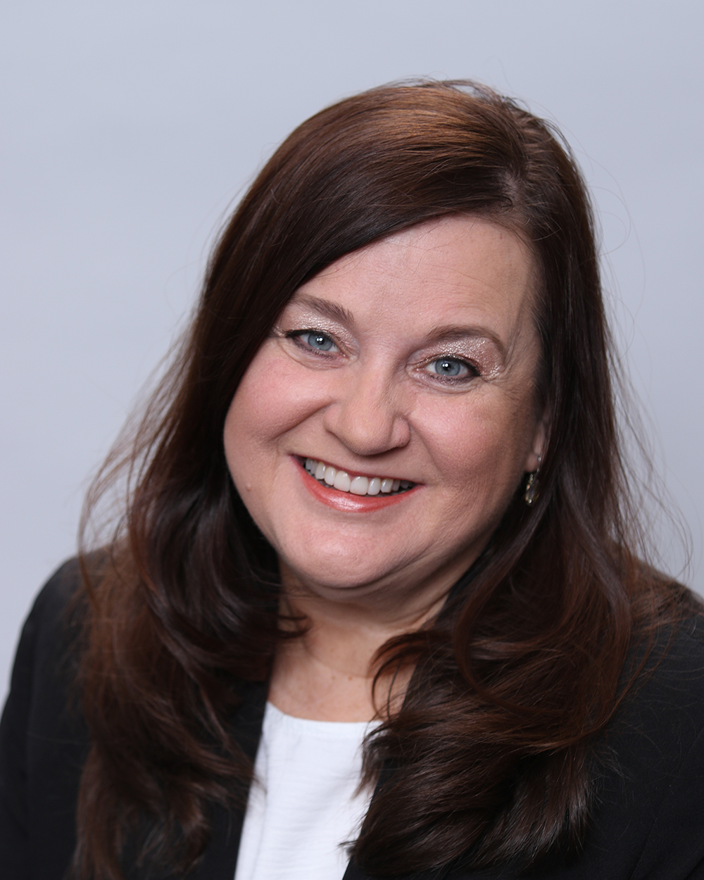 Linda Berndt bio VP and Managing Director of the IPFS Central Region